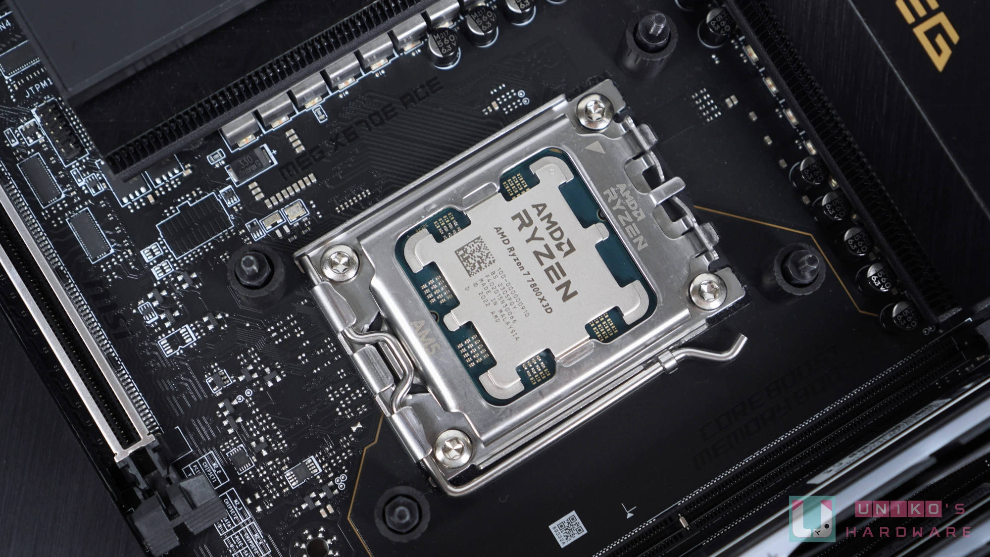 AMD RYZEN 7 7800X3D 也使用新 SUBSTRATE 了