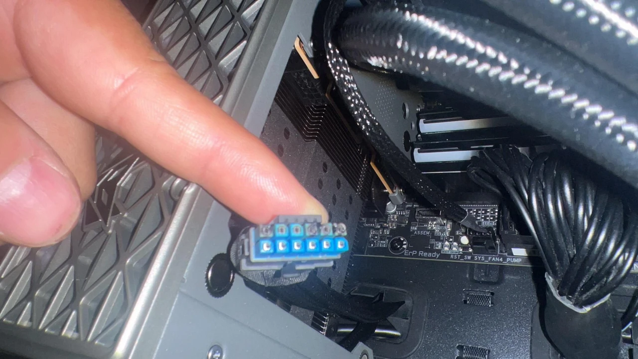 Sapphire RX 9070 XT 再傳 16 pin 電源接頭融化，第二起事故曝光