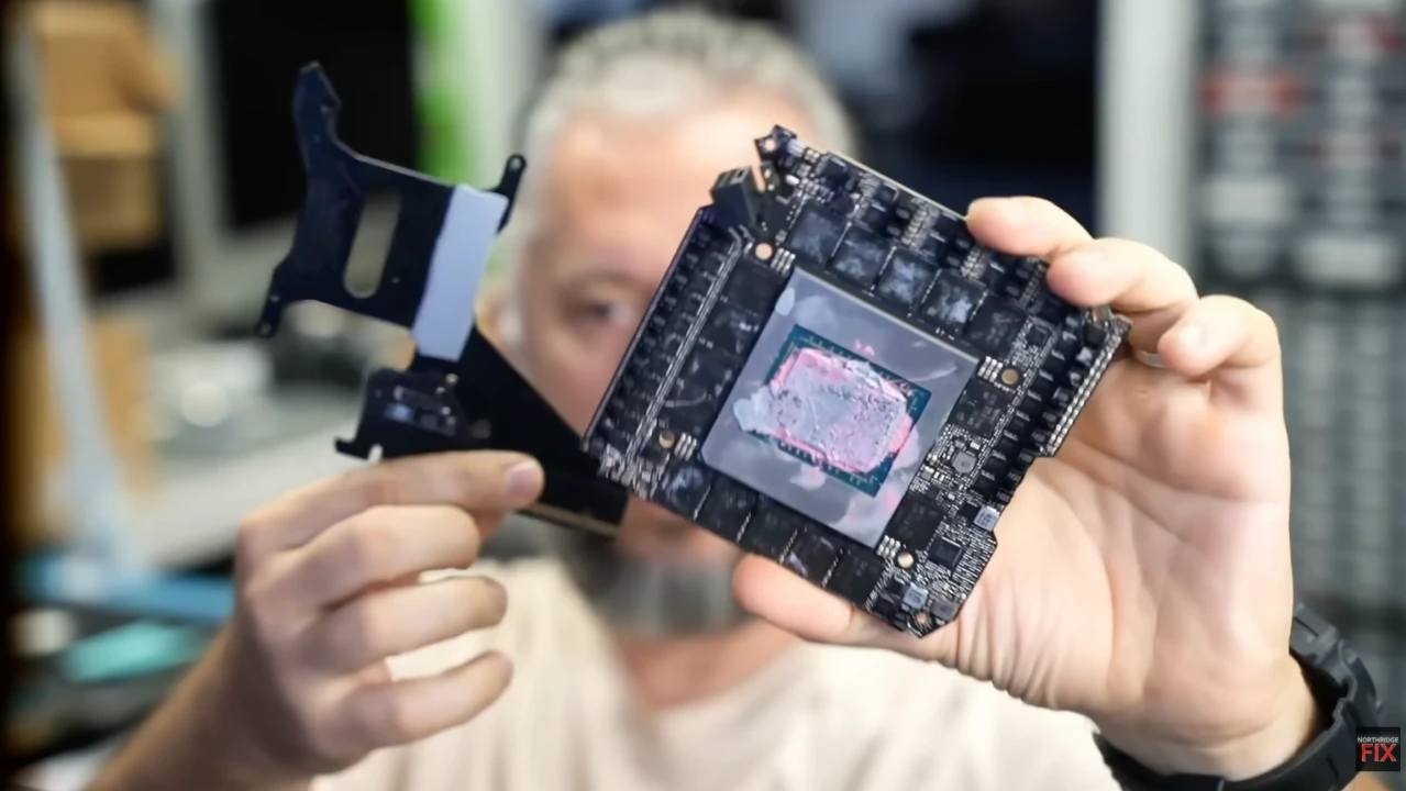 NorthridgeFix 認為 RTX 5090 FE 設計難以維修