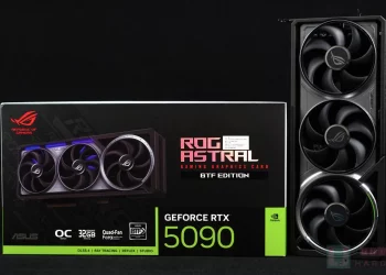 GC-HPWR 與 16PIN 電源通用，ROG ASTRAL RTX 5090 BTF 32GB GDDR7 OC 版評測