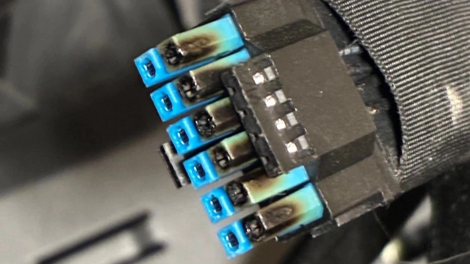 第三起 Sapphire RX 9070 XT Nitro+ 顯卡發生 16-pin 接頭燒毀意外