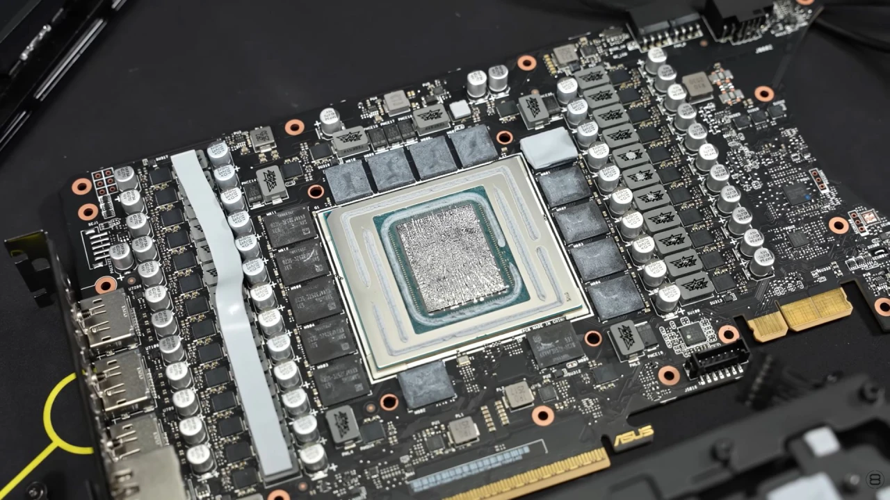rog-matrix-rtx-5090-liquid-metal-application-changed-1