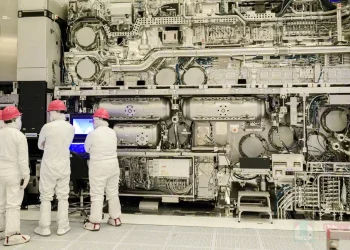 Intel 晶圓代工攜手 ASML 加速產業運用 High-NA EUV