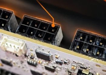 NVIDIA RTX 5090 16pin 接頭又燒了，但國外團隊改裝證明老 8pin 照樣扛得住